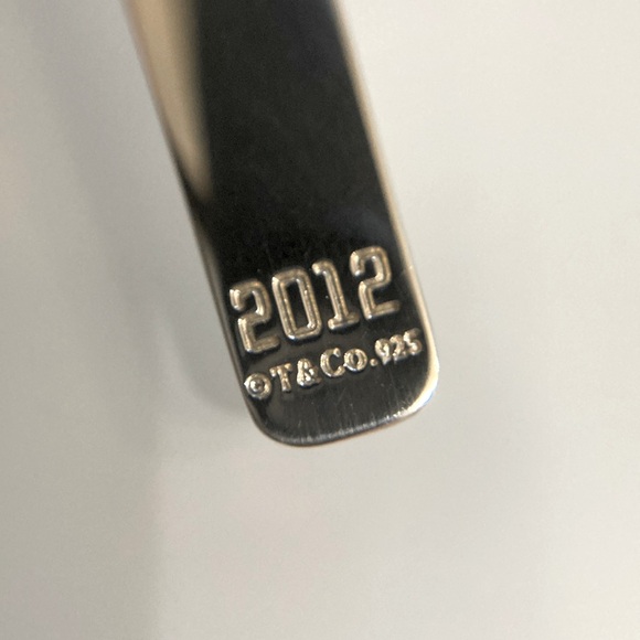 💪🏻 Tiffany’s ‘Go Women’ Pendant Necklace - Picture 3 of 6